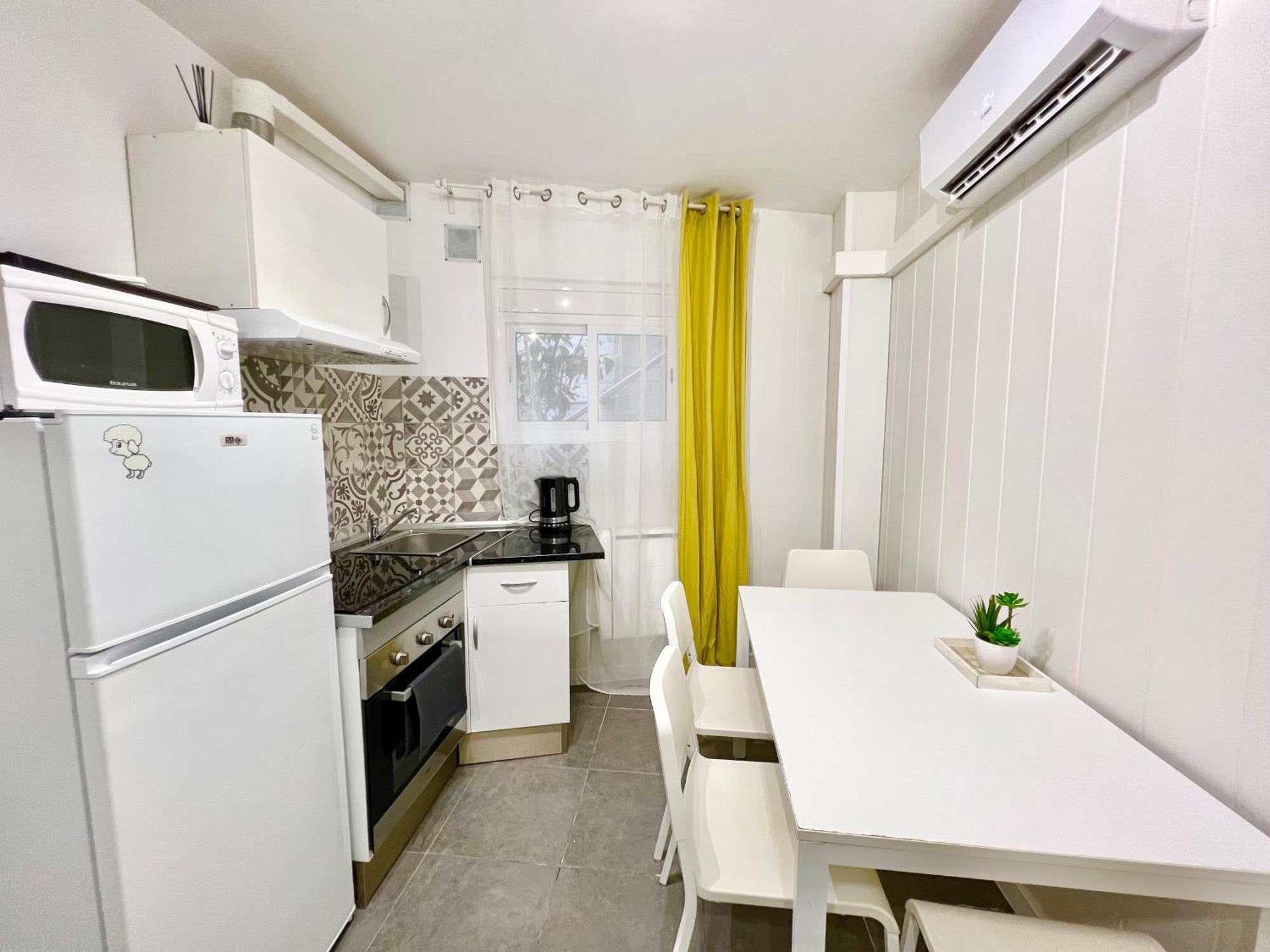 Cozy Suite Apartment, Wifi! Santa Coloma de Gramenet Luaran gambar
