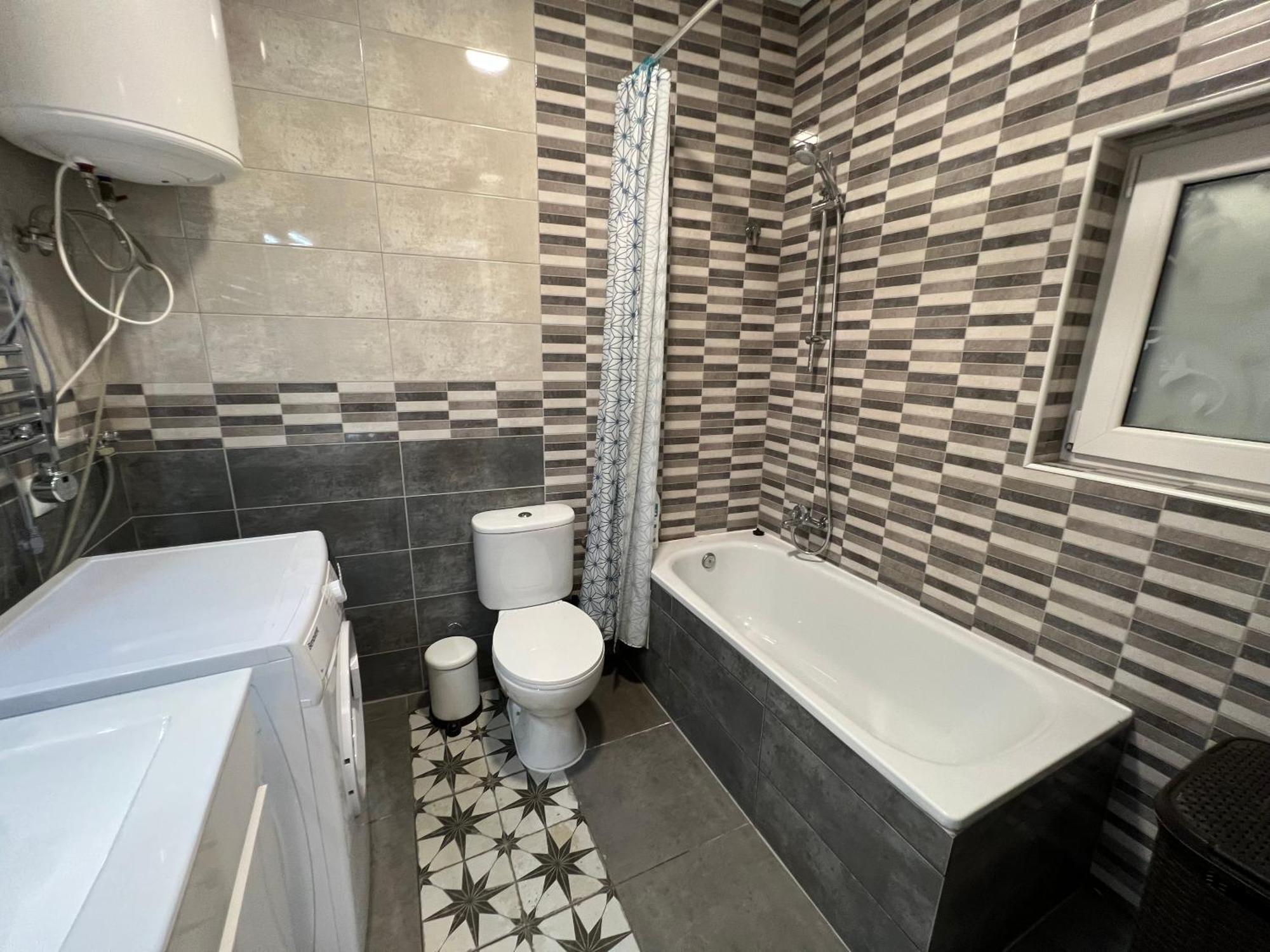 Cozy Suite Apartment, Wifi! Santa Coloma de Gramenet Luaran gambar