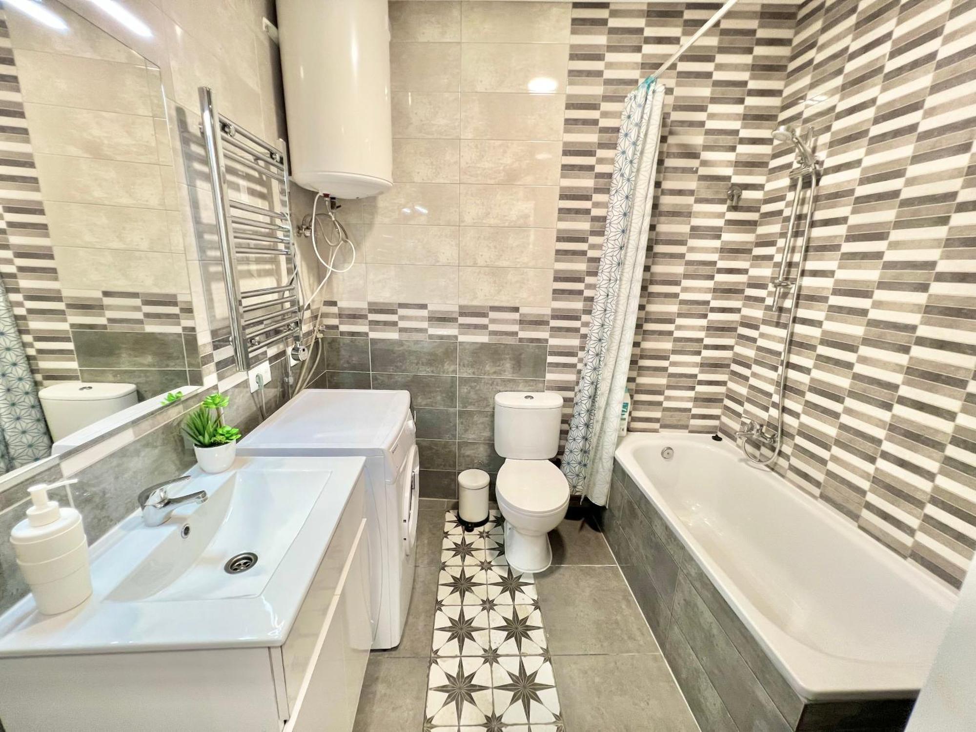 Cozy Suite Apartment, Wifi! Santa Coloma de Gramenet Luaran gambar